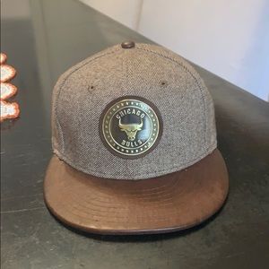 CHICAGO BULLS flat snapback hat.